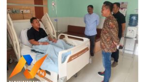 LPA Deli Serdang Jenguk Komut BUMD Deli Serdang yang Dirawat di Rumah Sakit