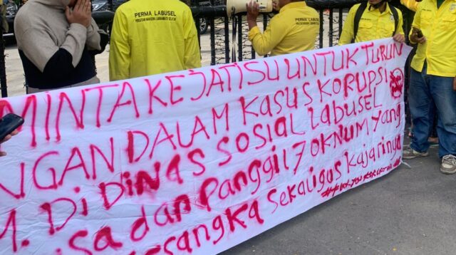 Mahasiswa Desak Kejatisu Ambil Alih Kasus Korupsi Dinsos Labusel Rp 1,9 Miliar