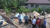Lom Lom Suwondo Tinjau dan Salurkan Bantuan Korban Puting Beliung di Patumbak