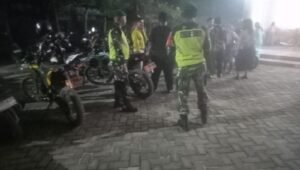 Patroli Malam Koramil 05/Batang Kuis, Sertu Mahadi Pimpin Pemantauan Kamtibmas di Wilayah Batang Kuis