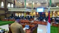 Lom Lom Suwondo Sampaikan Penjelasan Bupati Atas Ranperda Pertanggungjawaban APBD 2025