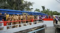 Sinergi Bersama TNI, Jembatan Sei Krio Kini Rampung Dibeton