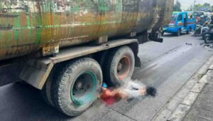 Duh, Ngerinya! Terlindas Truk, Pengemudi Ojol Tewas dan Isi Perutnya Keluar